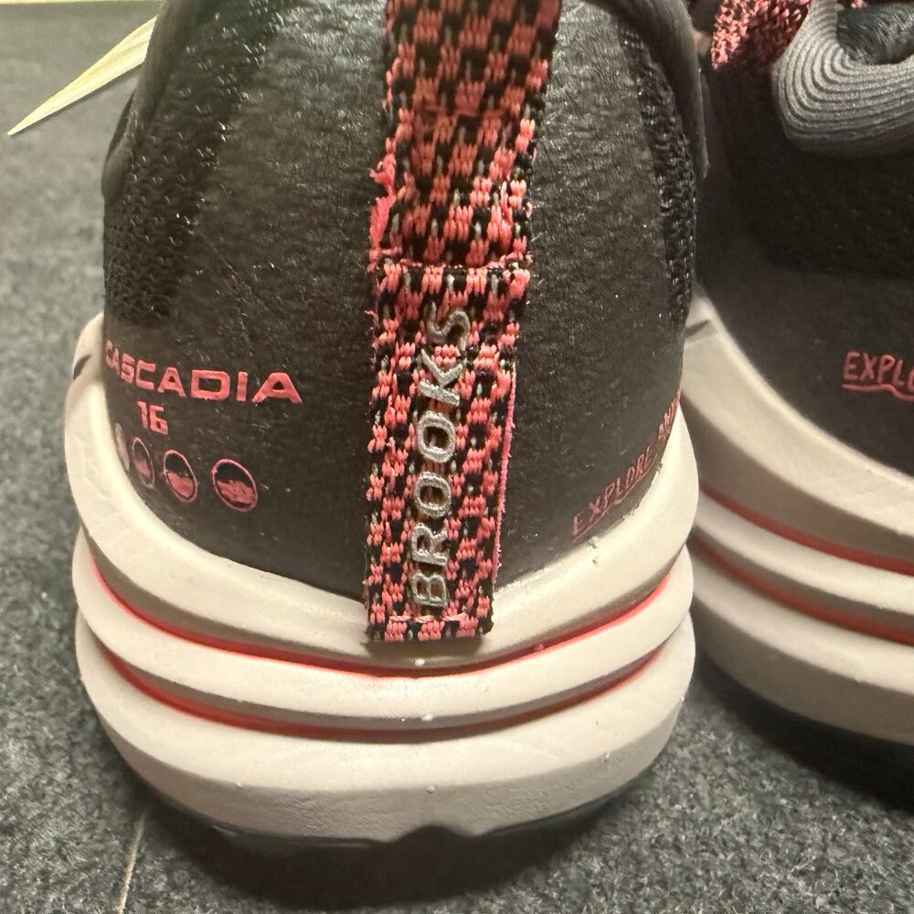 Brooks Women's Cascadia 16